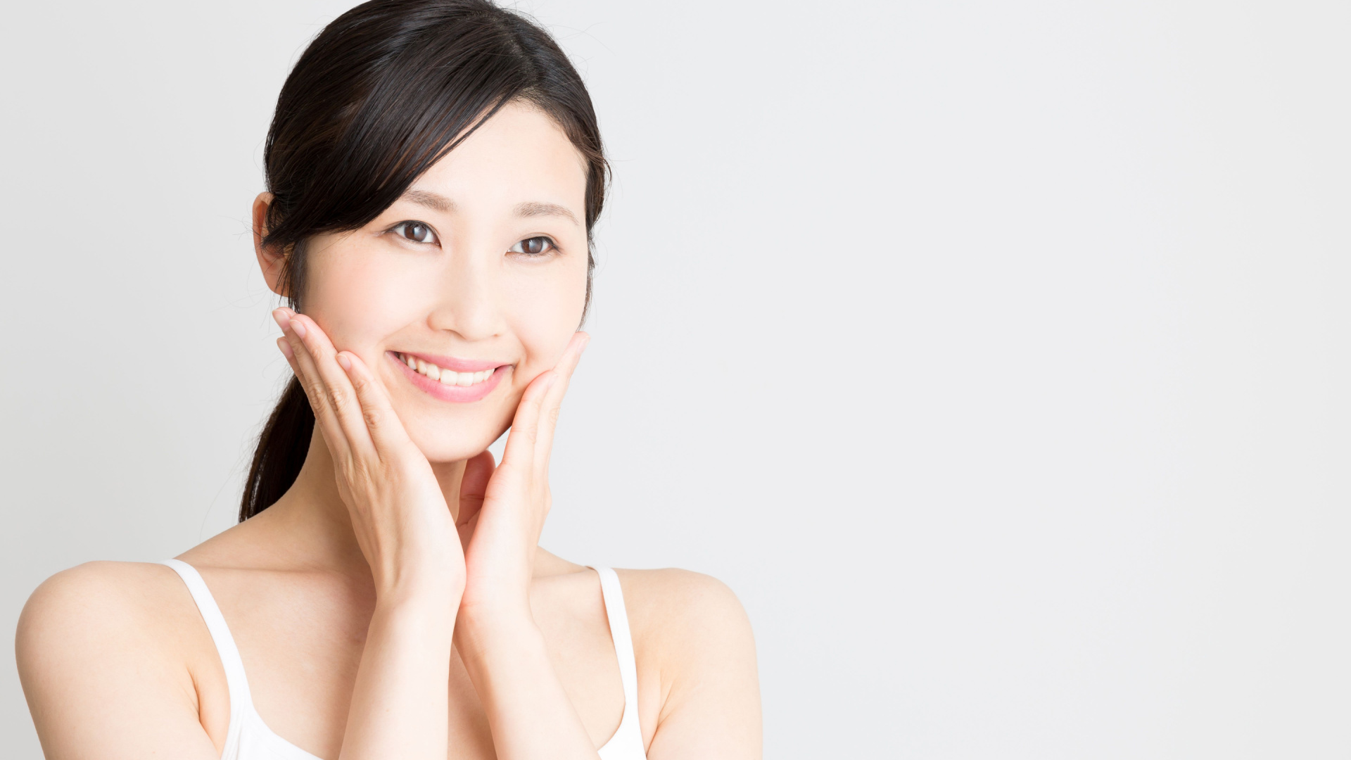 woman very happy after Juvederm