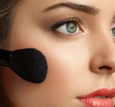 facial fat removal from white women's cheeks